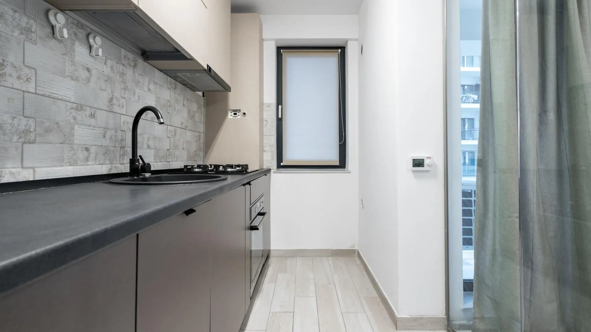 Apartment Central Haven With Private Parking And Balcony Bucharest