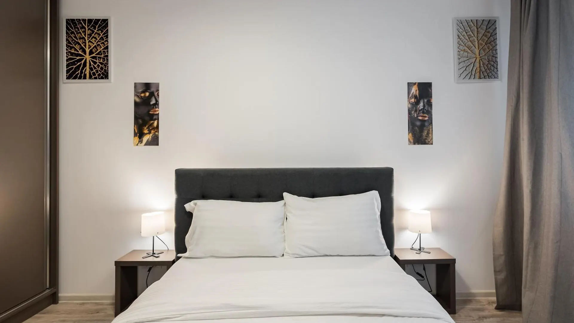 Central Haven With Private Parking And Balcony Bucharest Romania