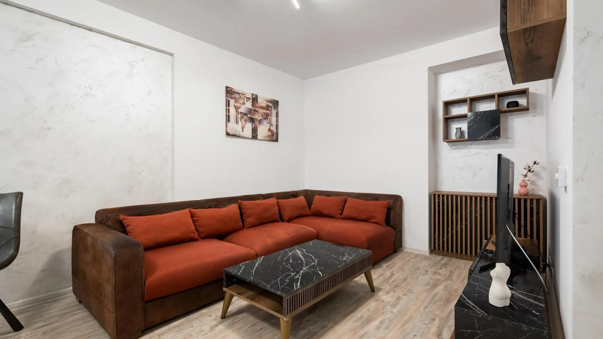 Apartment Central Haven With Private Parking And Balcony Bucharest Romania