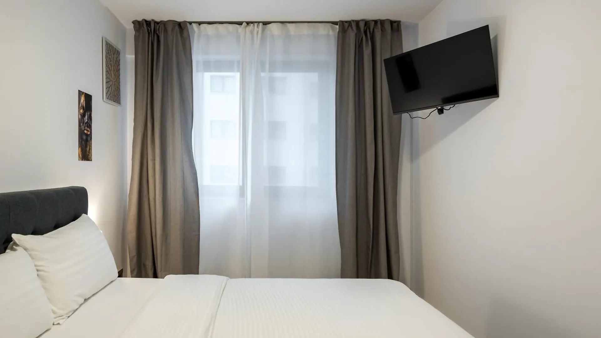 Apartment Central Haven With Private Parking And Balcony Bucharest