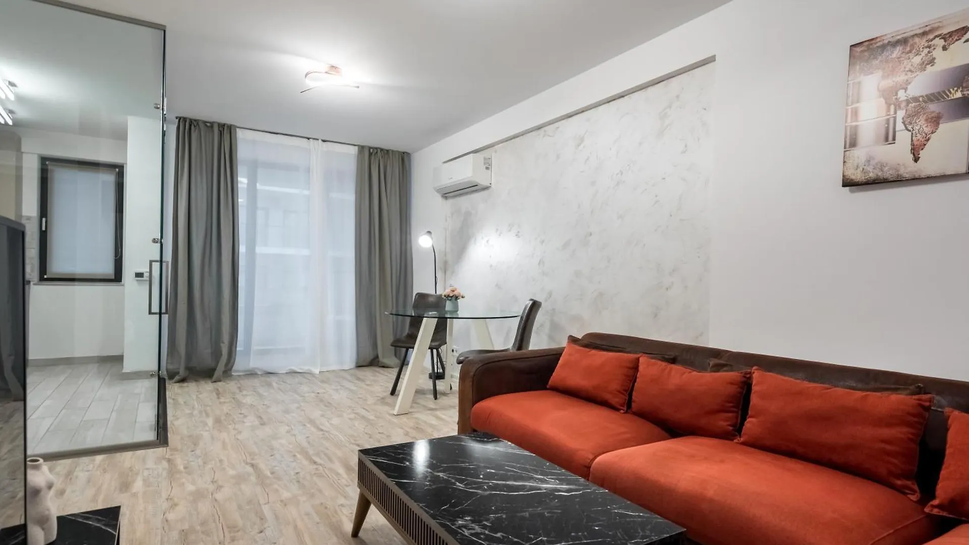 Apartment Central Haven With Private Parking And Balcony Bucharest
