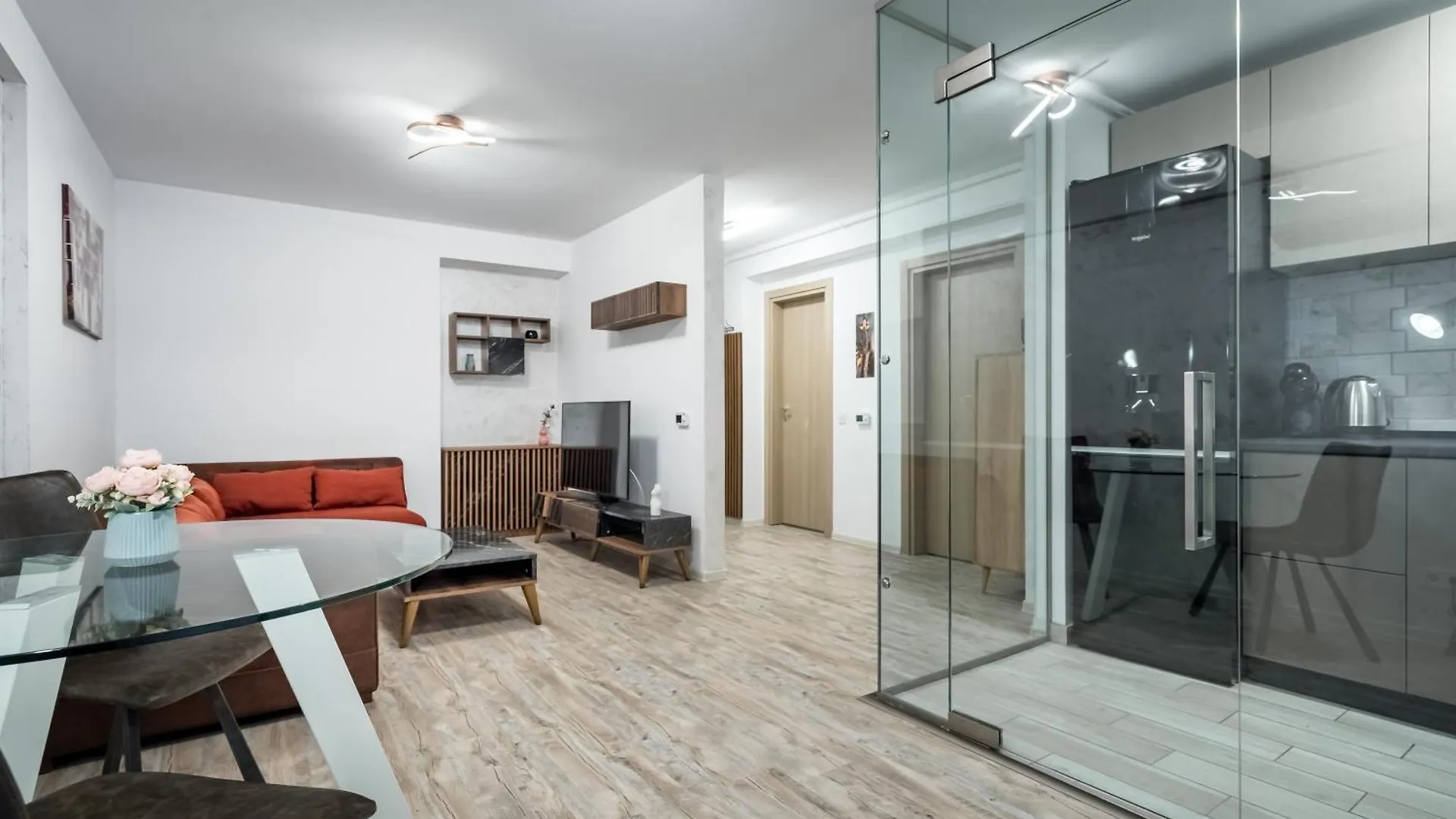 Central Haven With Private Parking And Balcony Bucharest 0*,