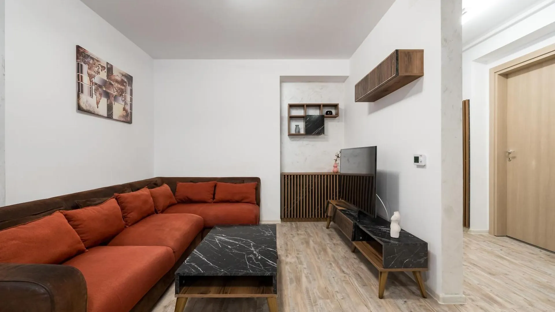 Central Haven With Private Parking And Balcony Bucharest Apartment
