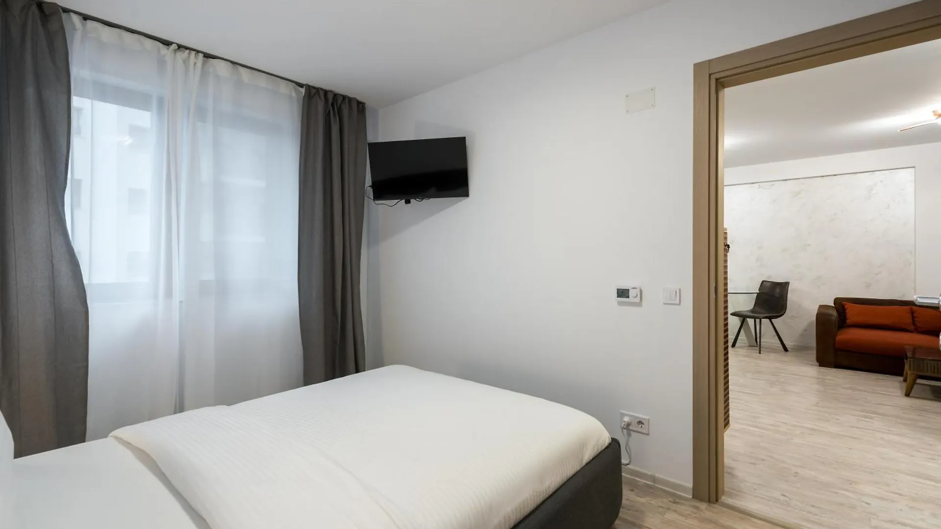Apartment Central Haven With Private Parking And Balcony Bucharest