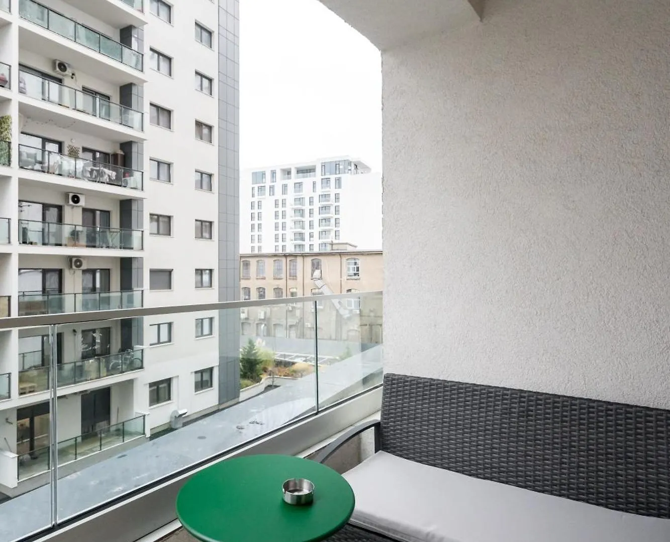 Central Haven With Private Parking And Balcony Bucharest 0*,  Romania